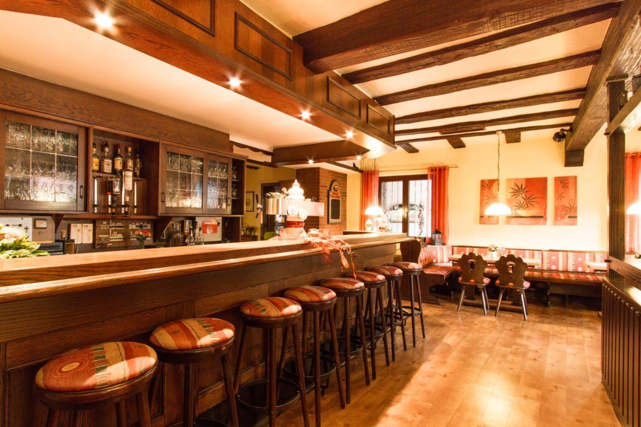 Hotel- Restaurant Zum Hirsch Großenlüder Esterno foto