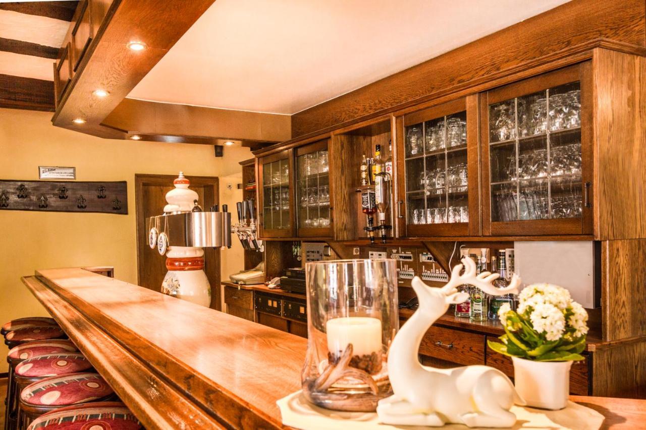 Hotel- Restaurant Zum Hirsch Großenlüder Esterno foto