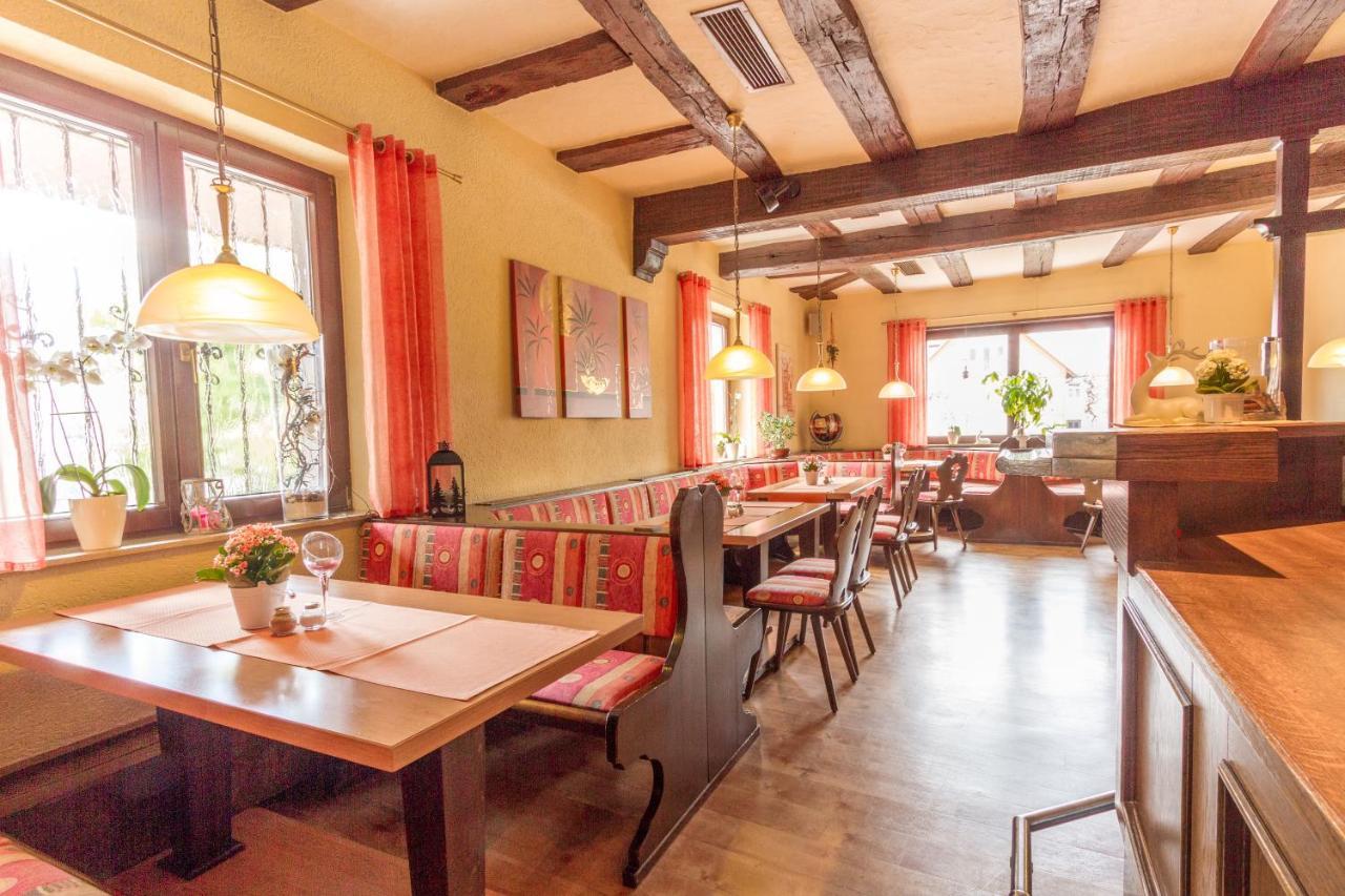 Hotel- Restaurant Zum Hirsch Großenlüder Esterno foto